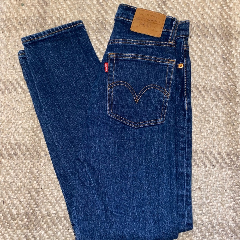 Levi wedgie jeans